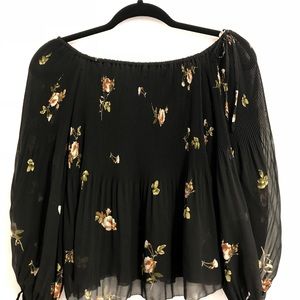 Aritzia (Wilfred) Off the Shoulder Black Top